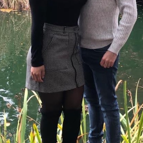 Beautiful Skirt - size 6 - Picture 4 of 7